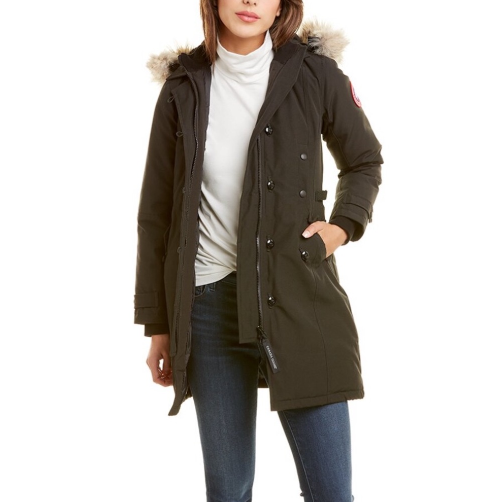 Excellent condition Canada Goose Kensington Parka, size small with fur